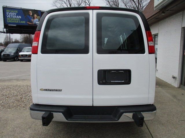 Used 2024 Chevrolet Express 2500 w/ Driver Convenience Package image 7