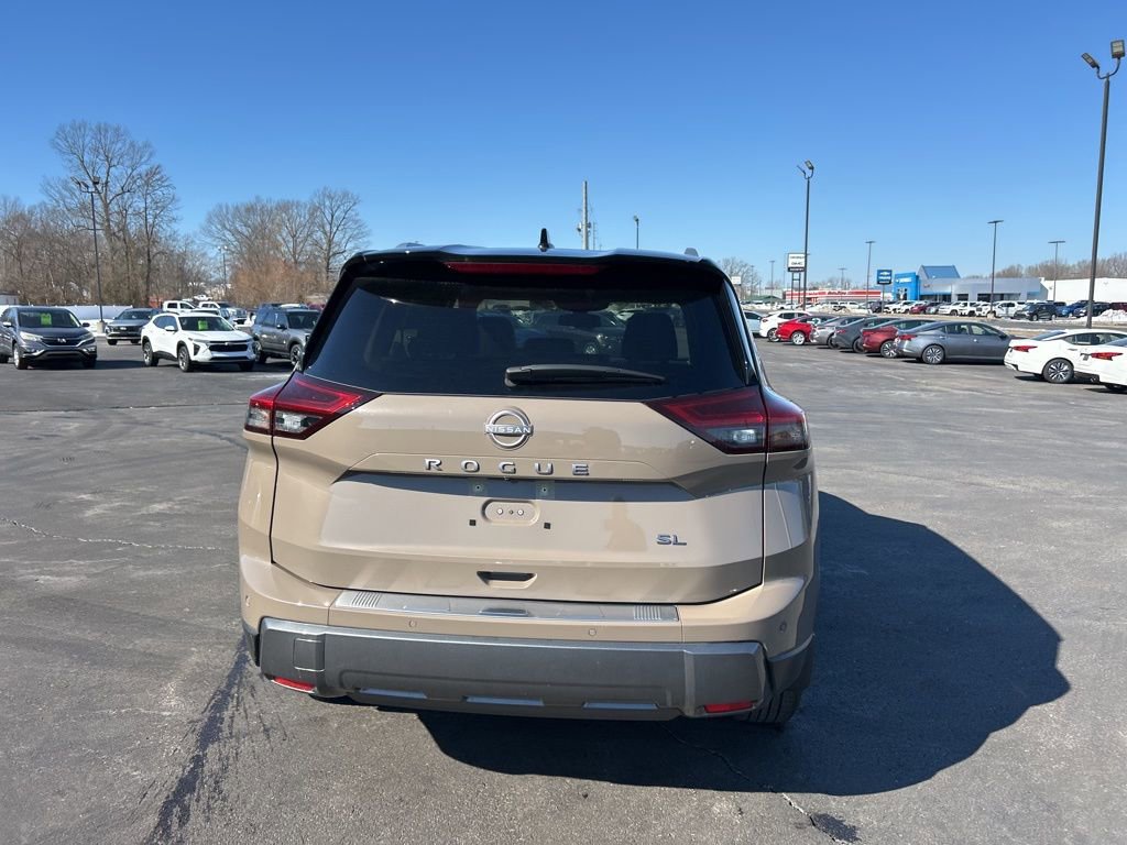 Used 2025 Nissan Rogue SL w/ SL Premium Package image 5
