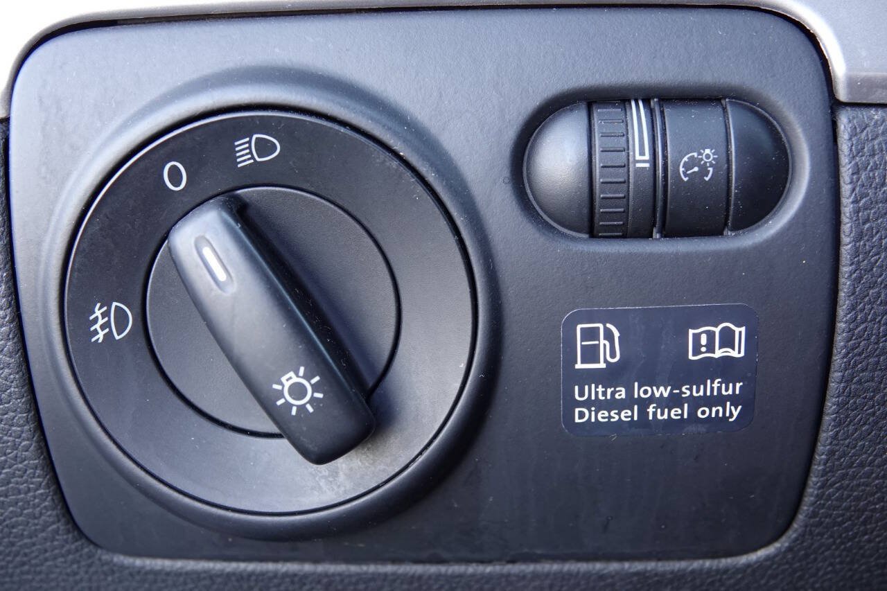 Used 2011 Volkswagen Golf TDI FWD image 92