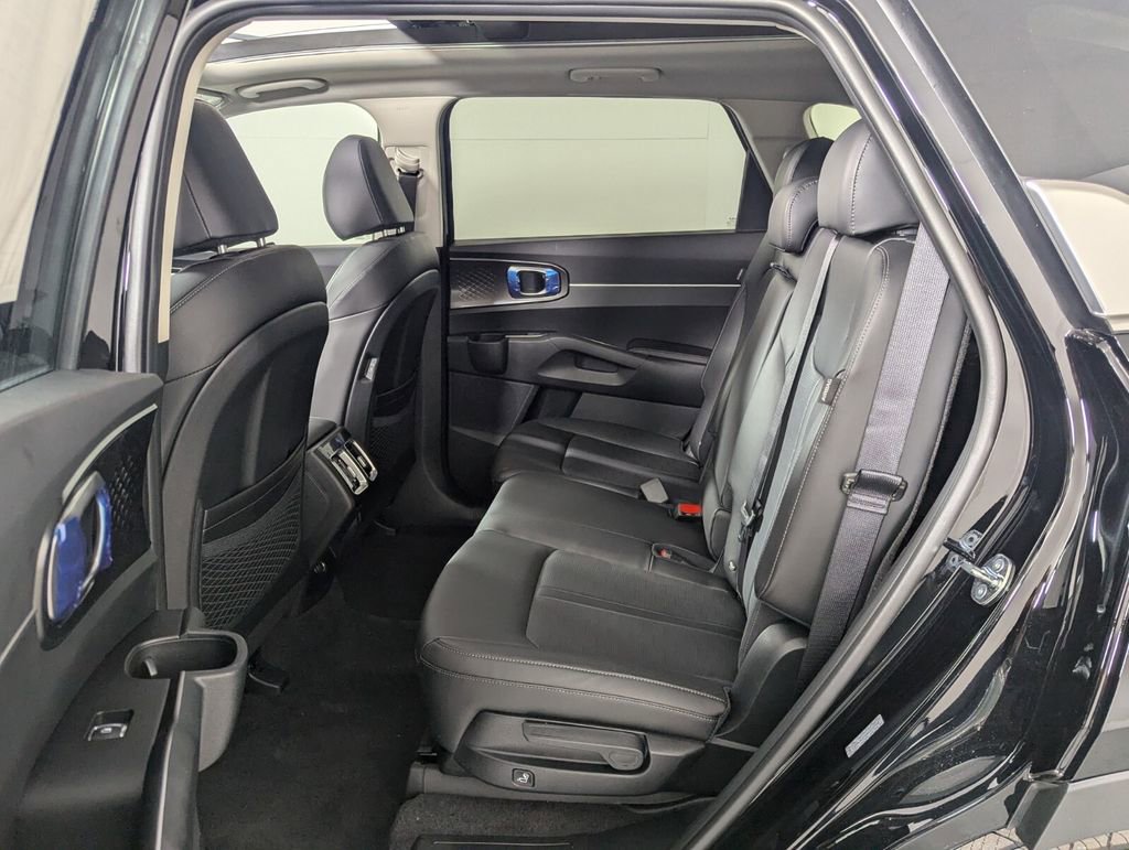New 2025 Kia Sorento S w/ Panoramic Sunroof Package image 24