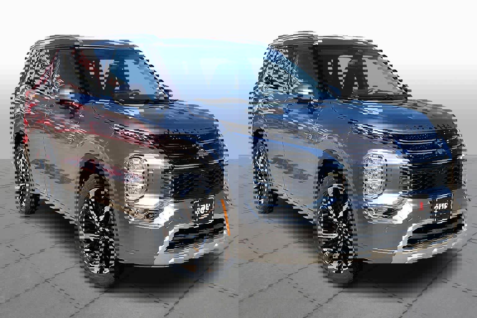 Used 2023 Mitsubishi Outlander SEL image 5