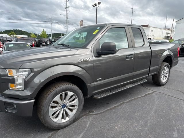Used 2017 Ford F150 XL w/ Equipment Group 101A Mid AWD/4WD image 4