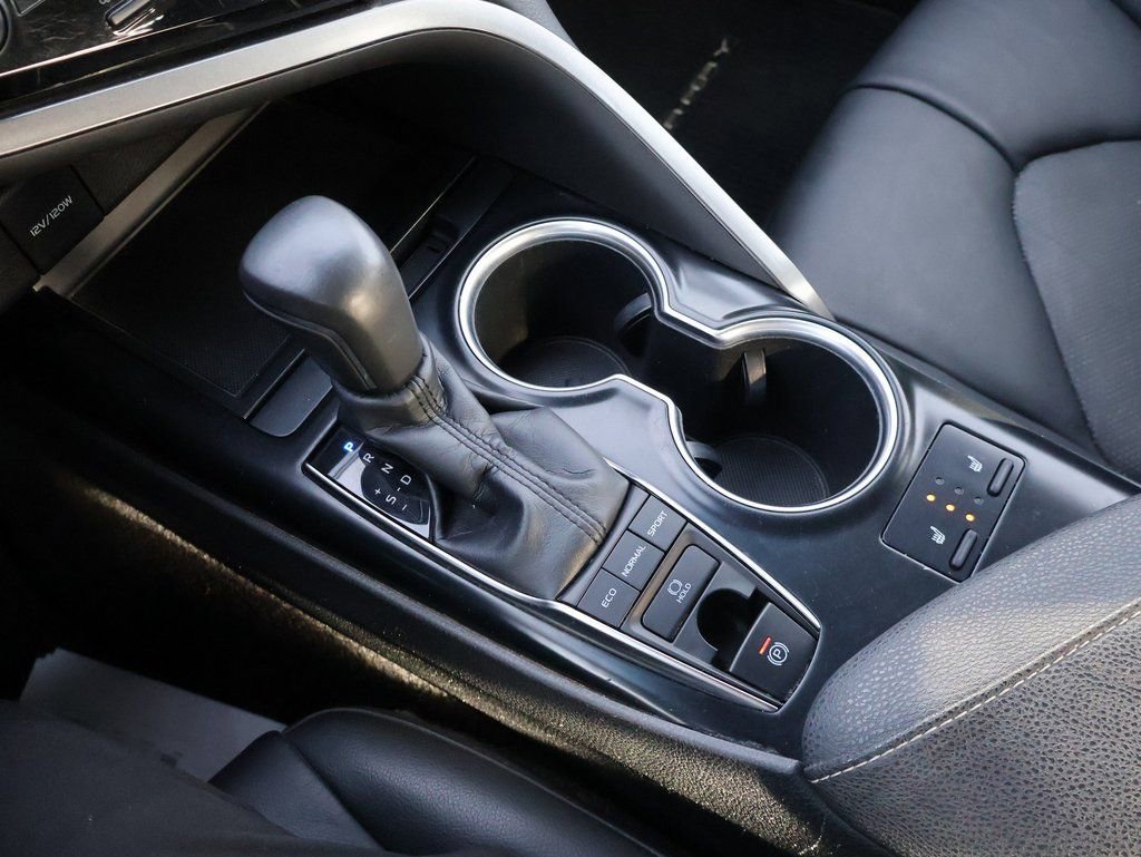 Used 2018 Toyota Camry XSE image 22