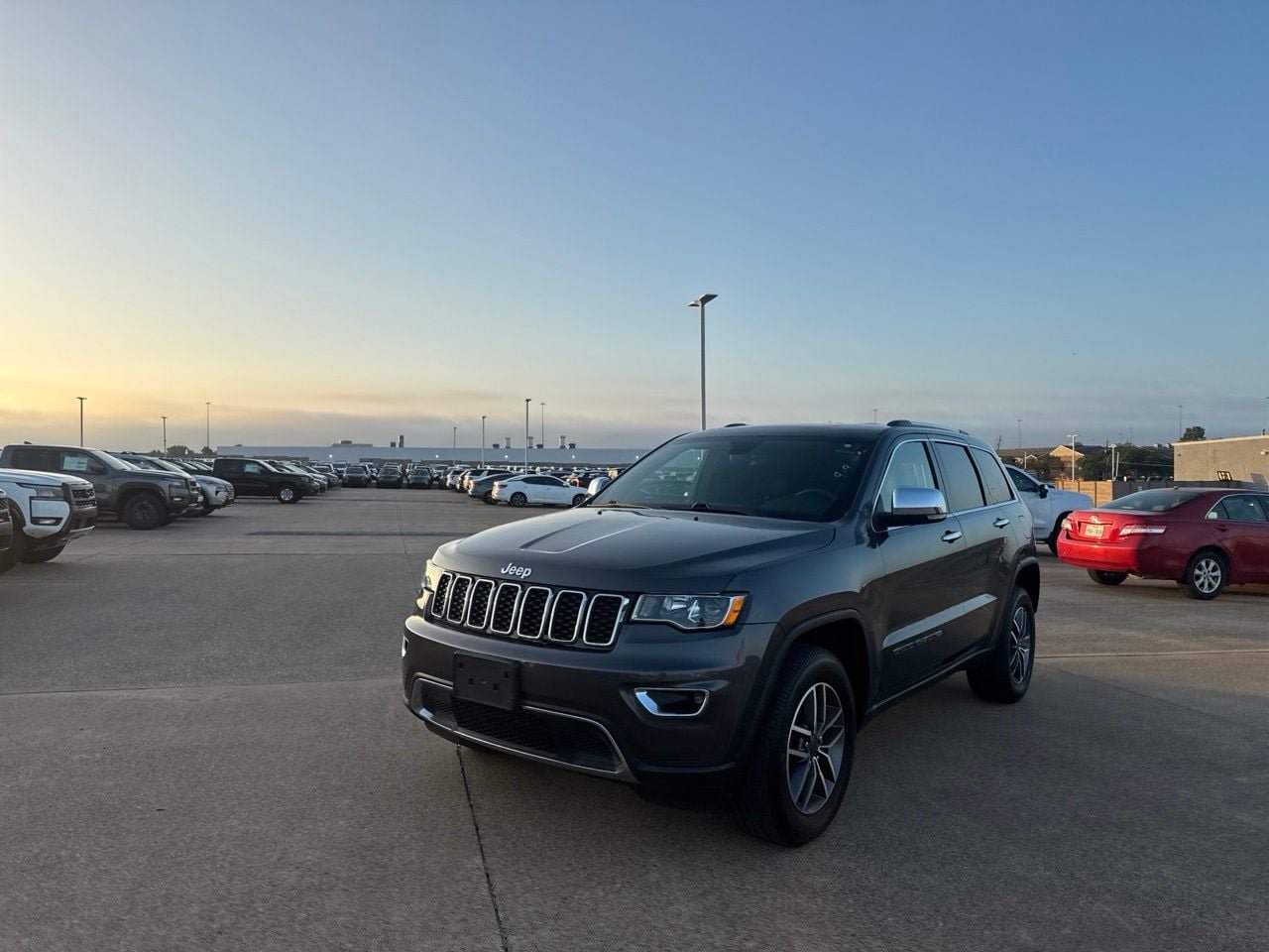 Used 2020 Jeep Grand Cherokee Limited AWD/4WD image 8