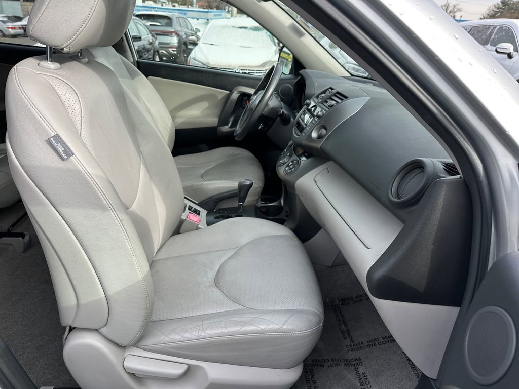 Used 2011 Toyota RAV4 Limited image 23