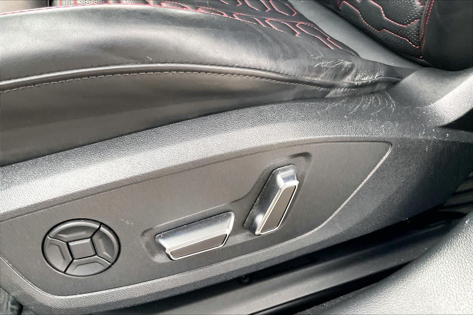 Used 2021 Audi RS 6 AWD/4WD image 31