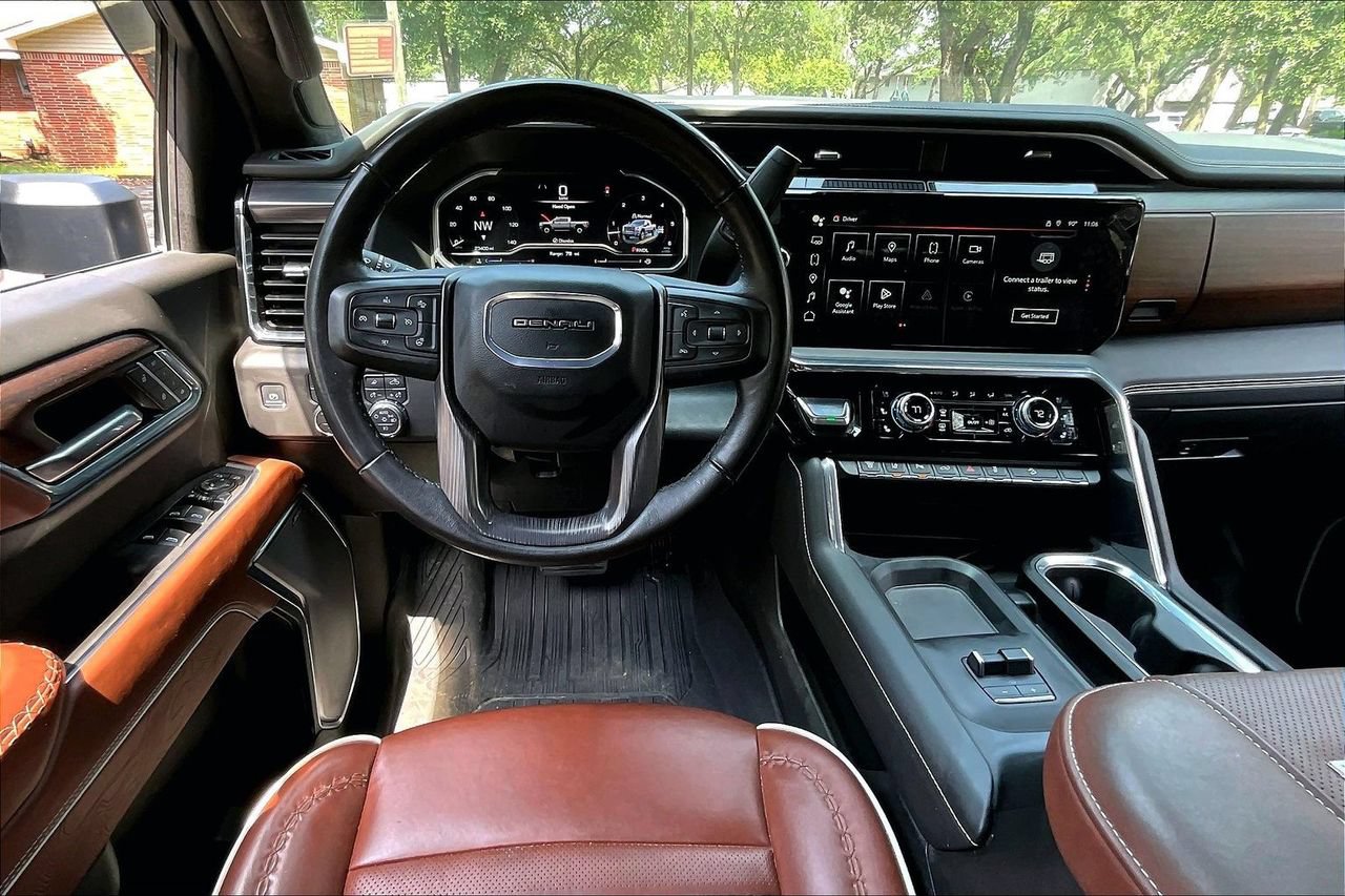 Used 2025 GMC Sierra 2500 Denali Ultimate AWD/4WD image 8