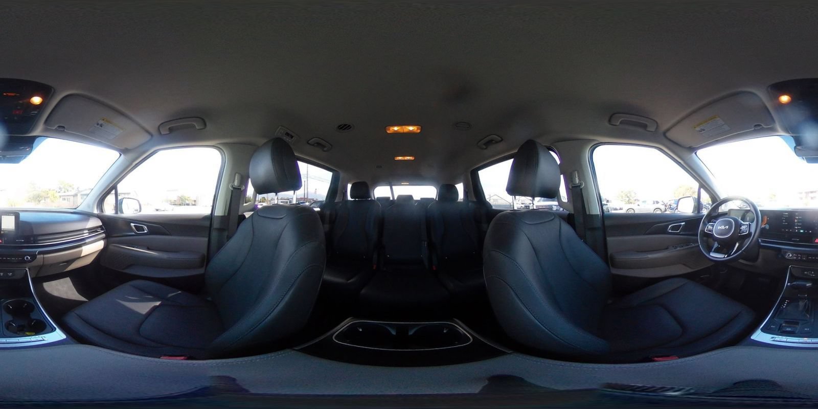 Used 2026 Kia Carnival FWD image 44