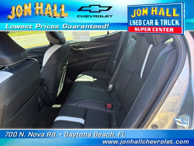 Used 2025 Toyota Camry SE image 14