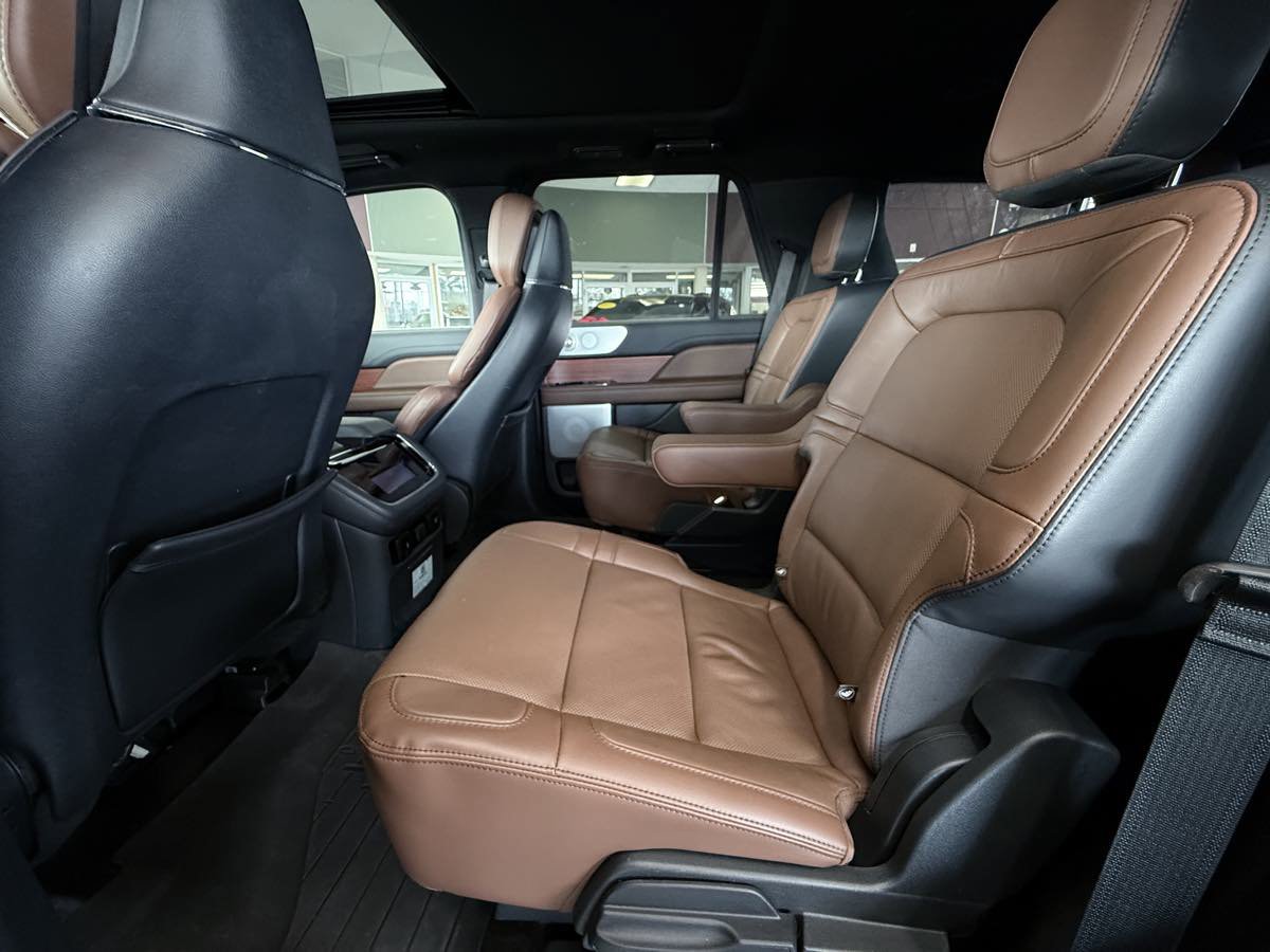 Used 2024 Lincoln Navigator Reserve AWD/4WD image 27