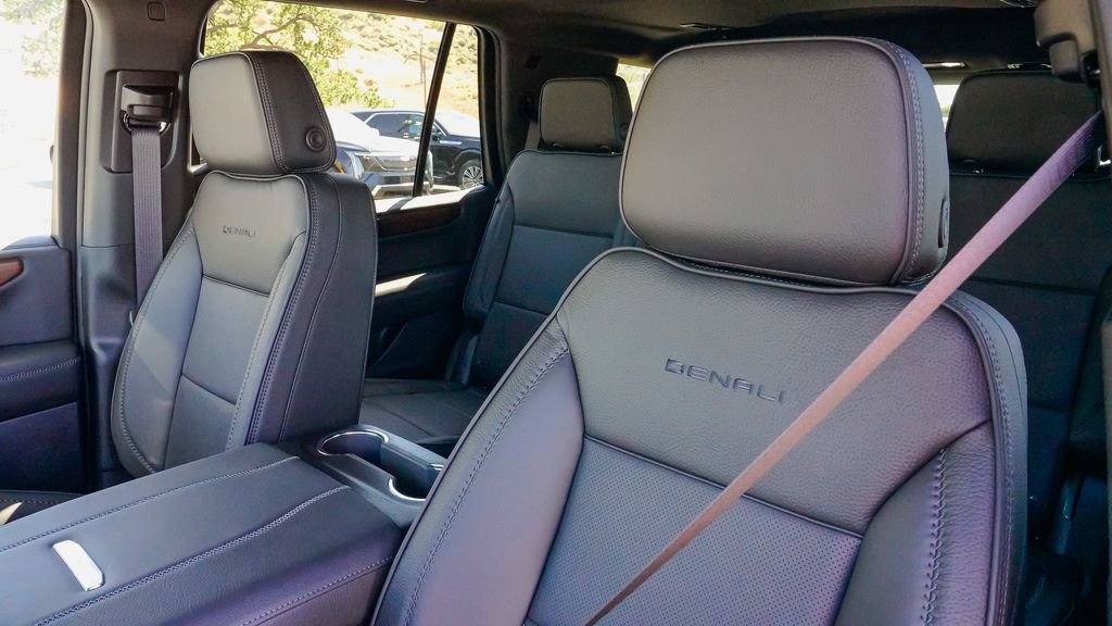 New 2026 GMC Yukon XL Denali w/ Denali Reserve Package image 14