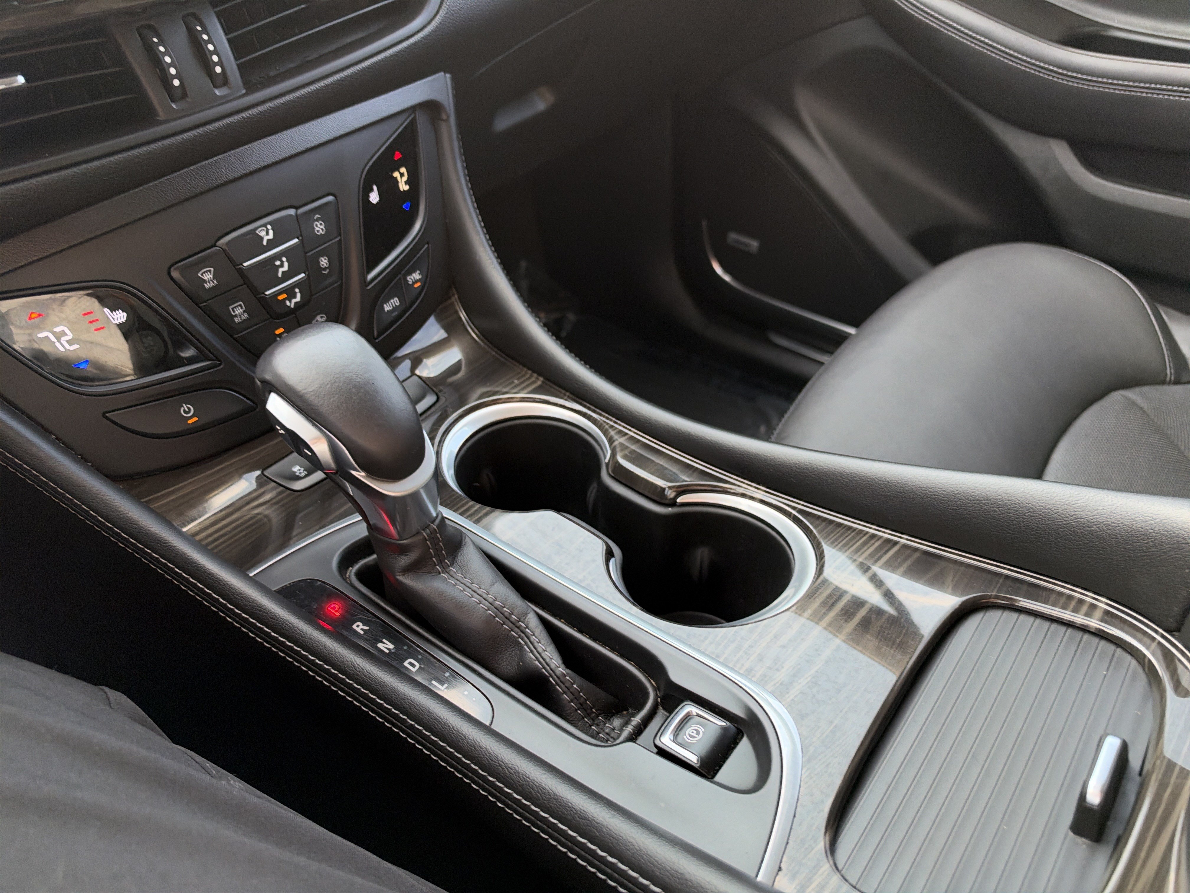 Used 2019 Buick Envision Premium AWD/4WD image 33