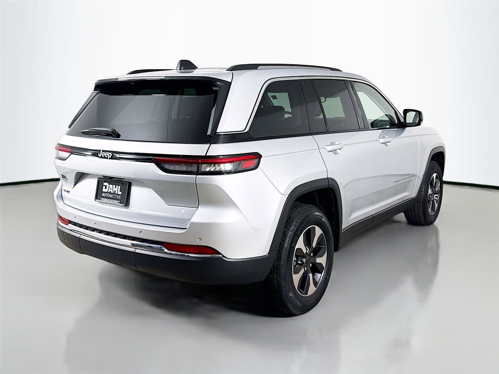 Used 2022 Jeep Grand Cherokee Limited 4xe image 13