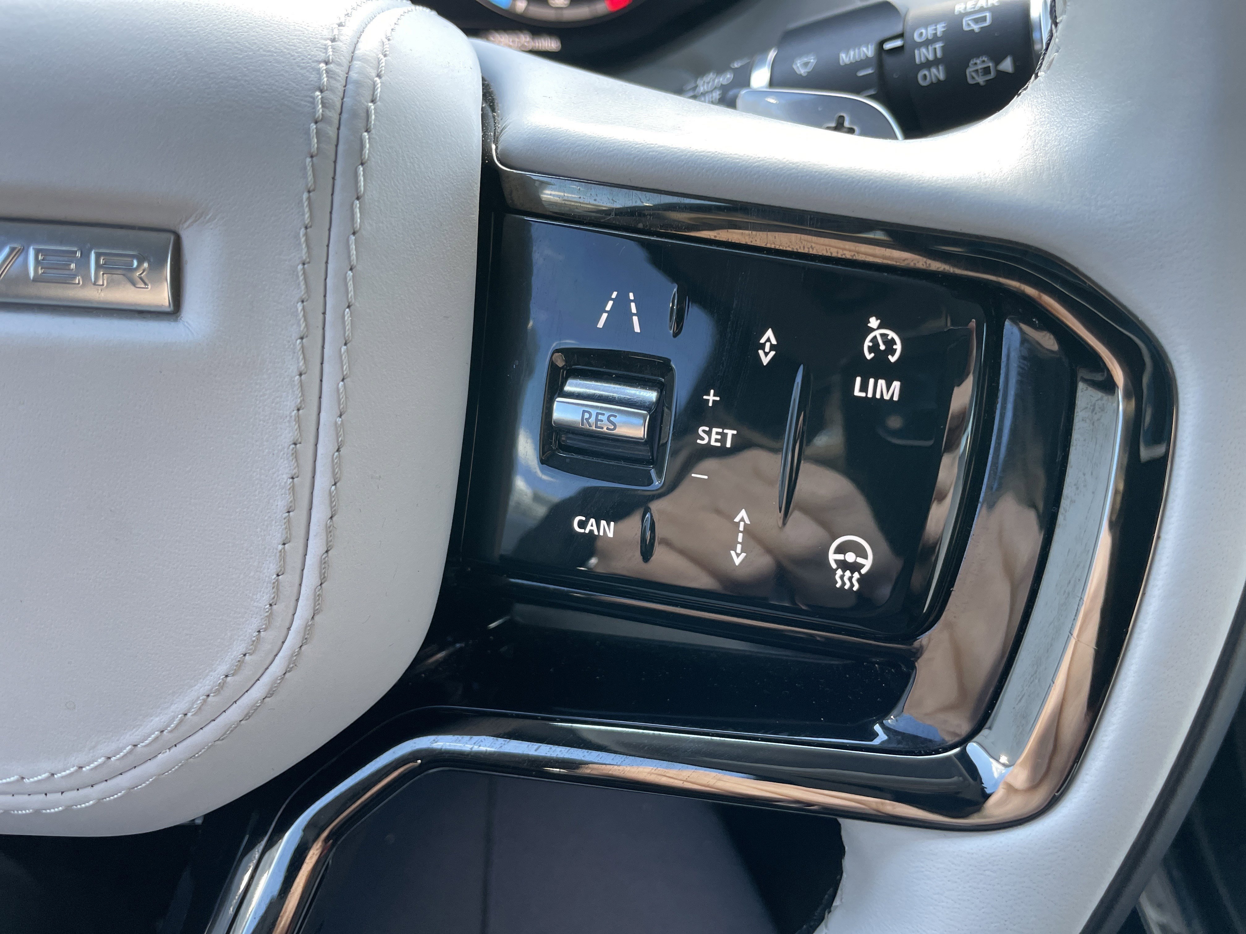 Used 2024 Land Rover Range Rover Sport Dynamic SE image 43