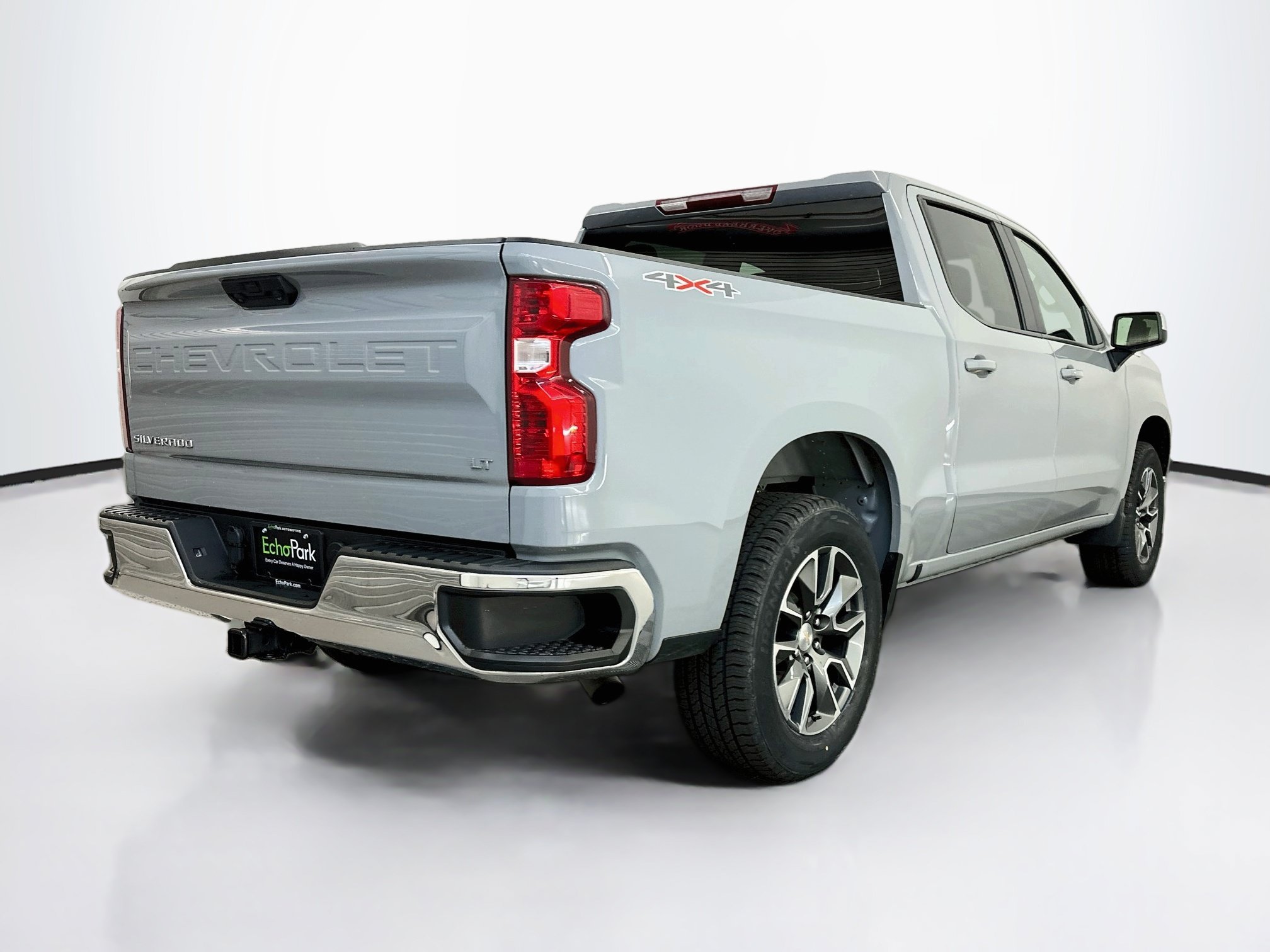 Used 2024 Chevrolet Silverado 1500 LT AWD/4WD image 9