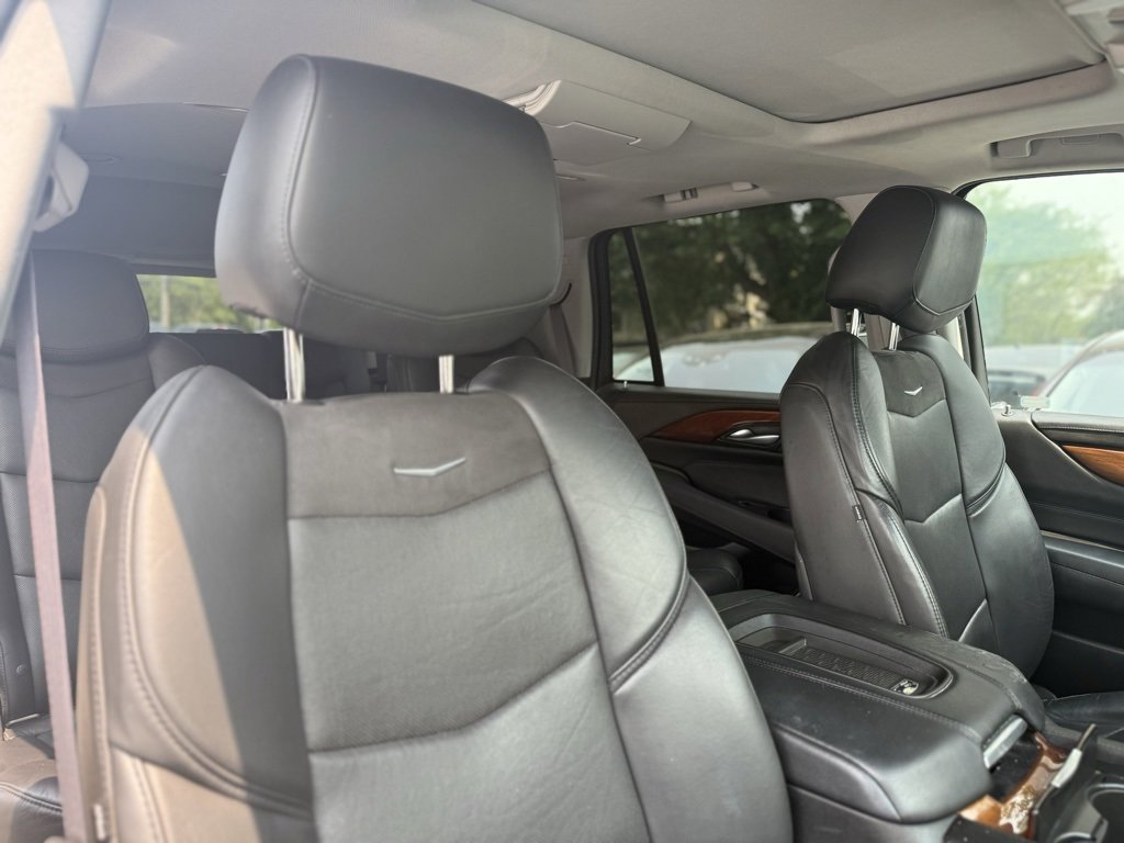 Used 2016 Cadillac Escalade Luxury image 10