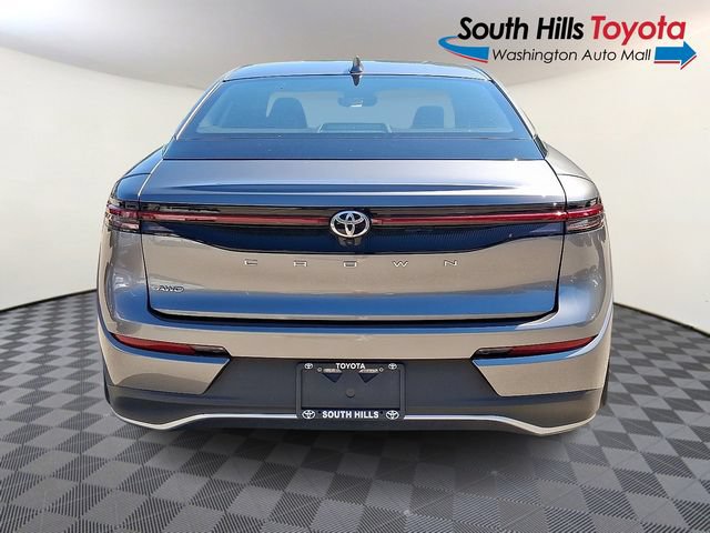 Used 2023 Toyota Crown AWD/4WD image 5