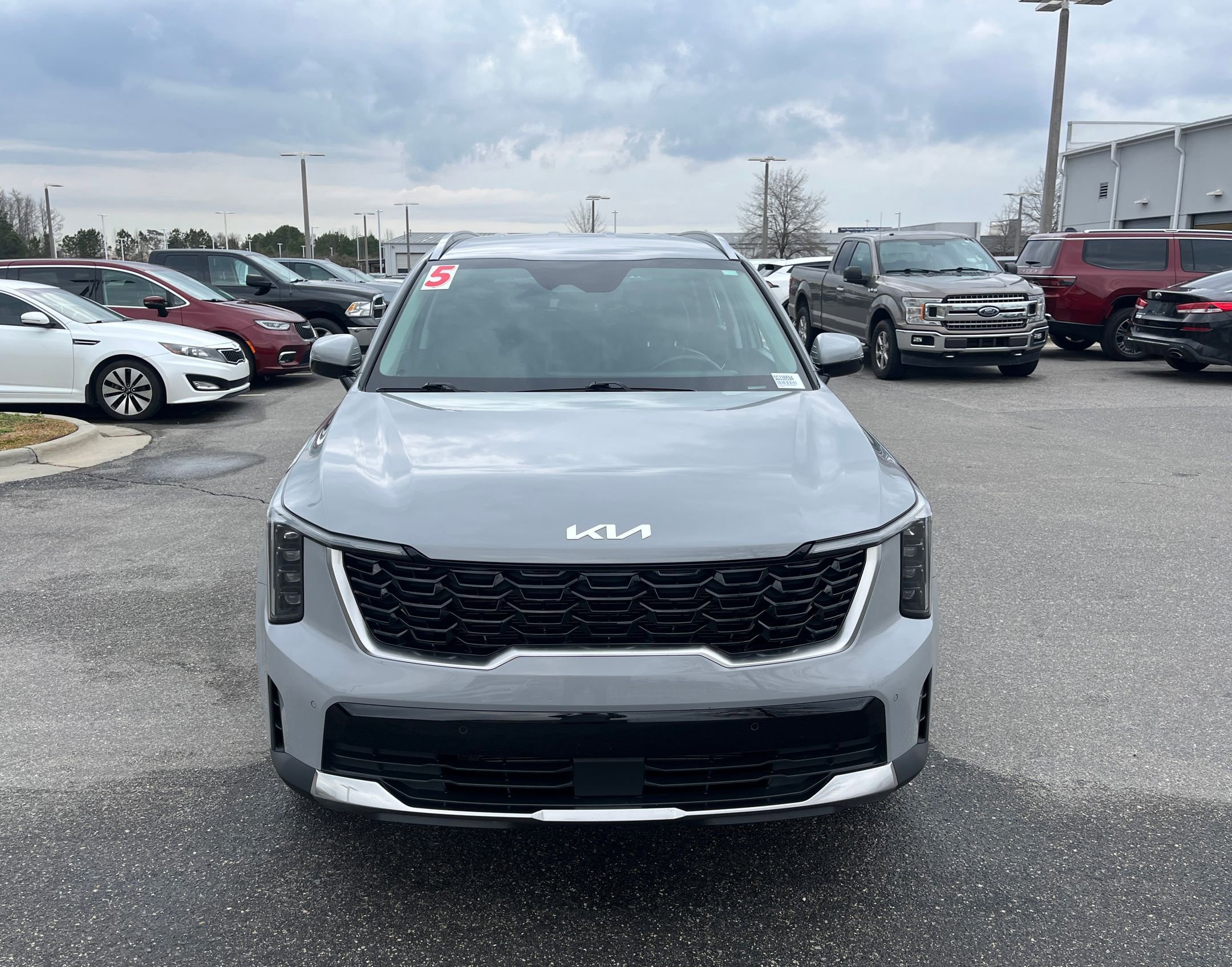 Used 2025 Kia Sorento S image 12