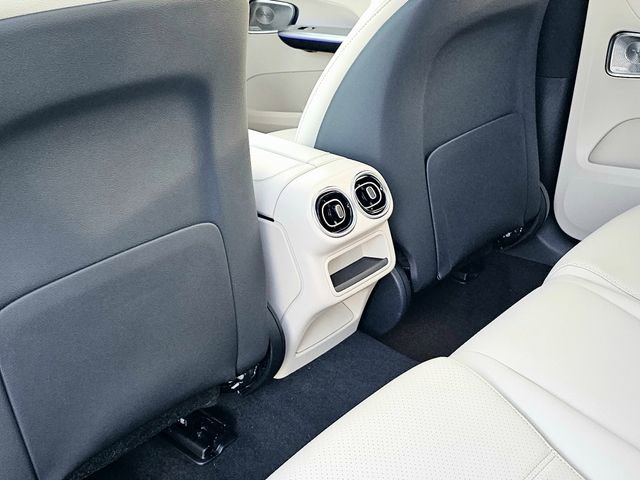 New 2026 Mercedes-Benz GLC 300 4MATIC image 23