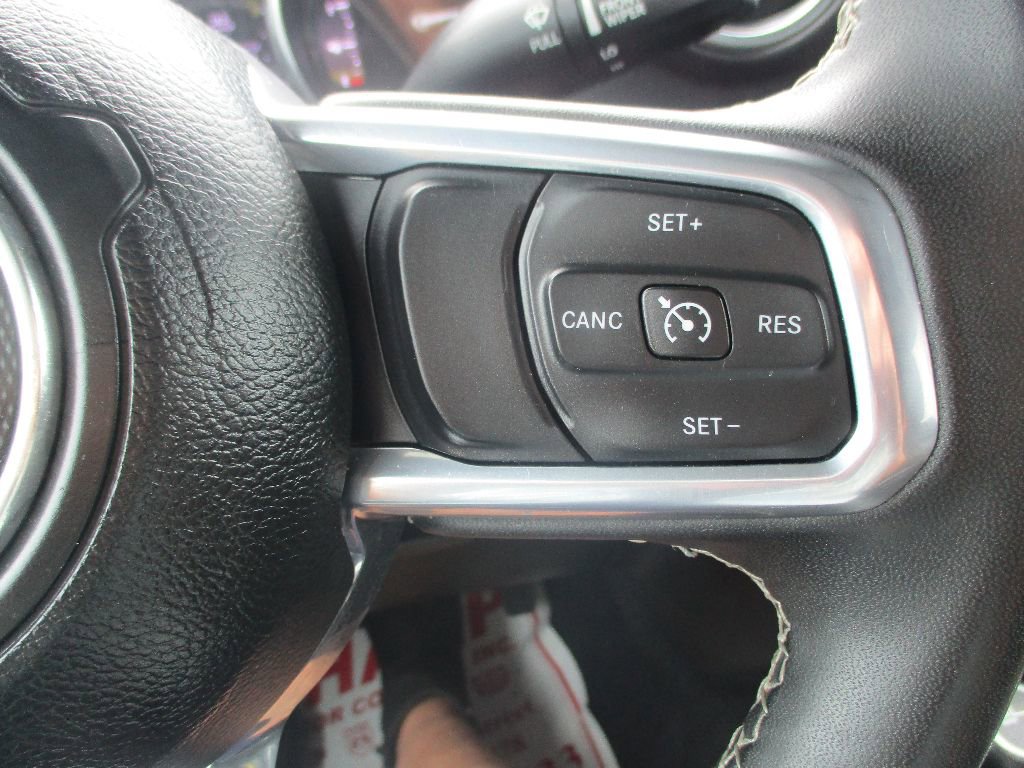 Used 2023 Jeep Wrangler Sahara image 12