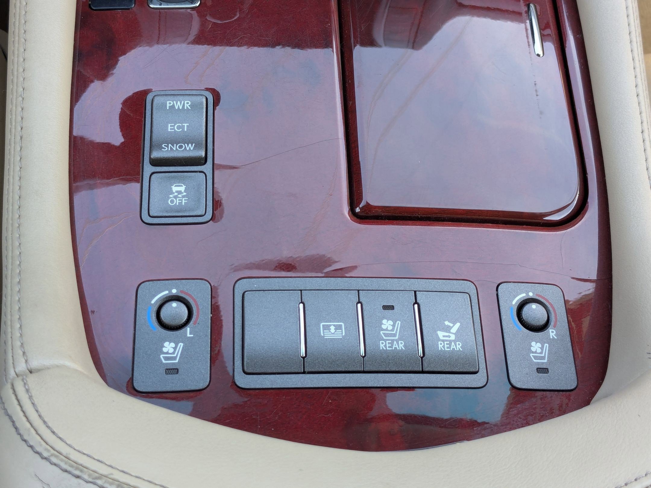 Used 2007 Lexus LS 460 RWD image 23