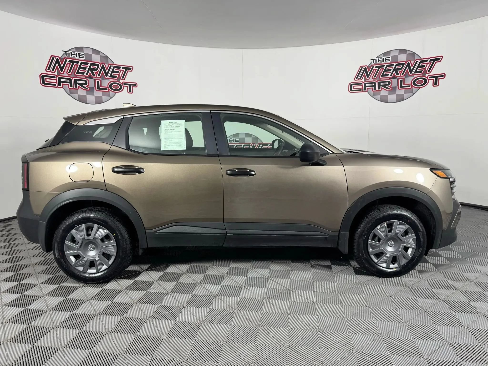 Used 2025 Nissan Kicks S AWD/4WD image 8