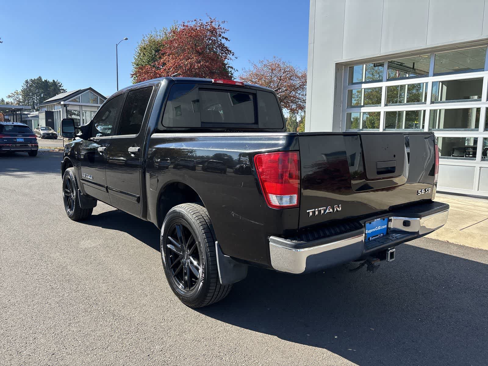 Used 2009 Nissan Titan SE AWD/4WD image 3