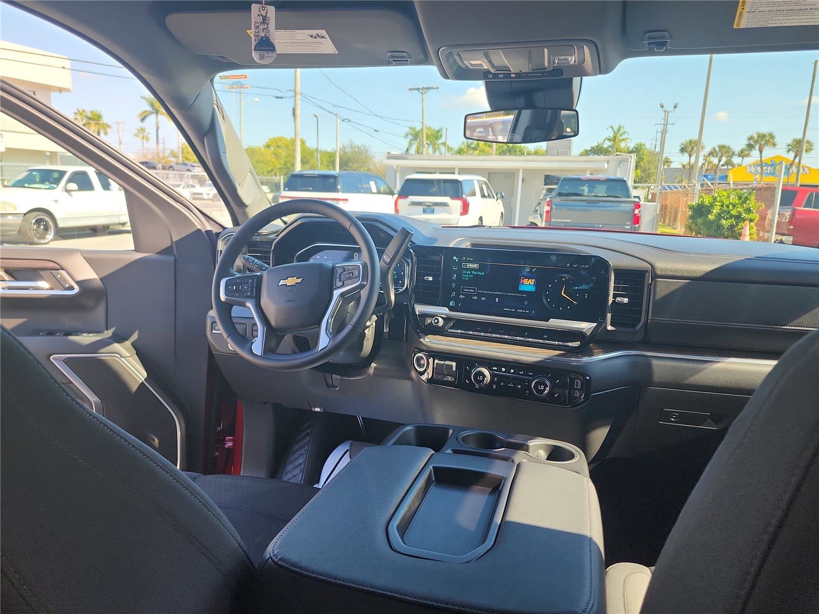 Used 2024 Chevrolet Silverado 1500 LT image 25