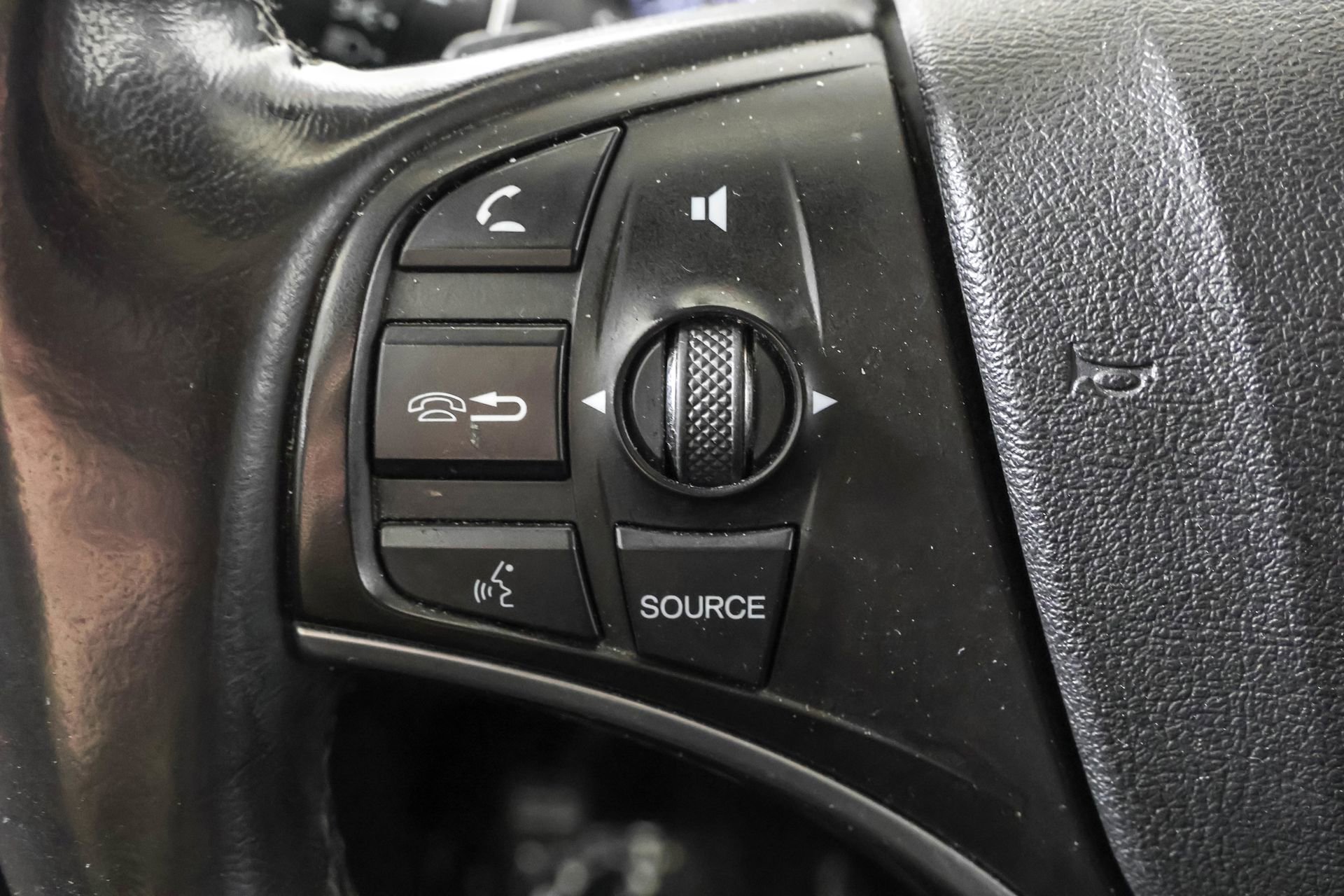 Used 2014 Acura MDX SH-AWD image 24