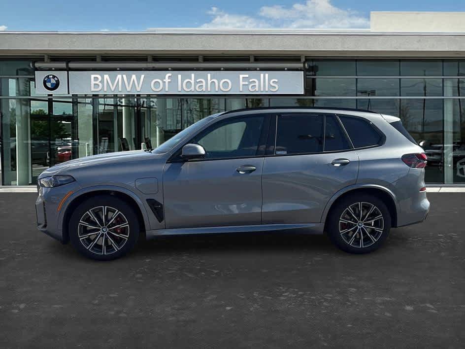Used 2024 BMW X5 xDrive50e w/ M Sport Package AWD/4WD image 4