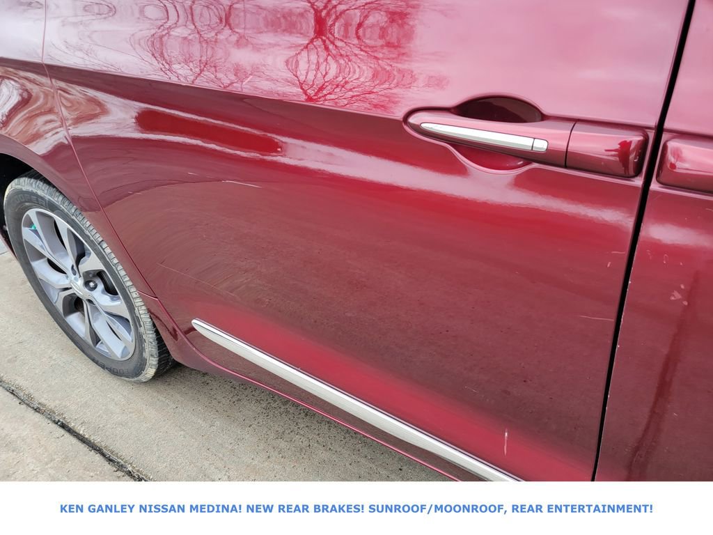 Used 2017 Chrysler Pacifica Limited image 14