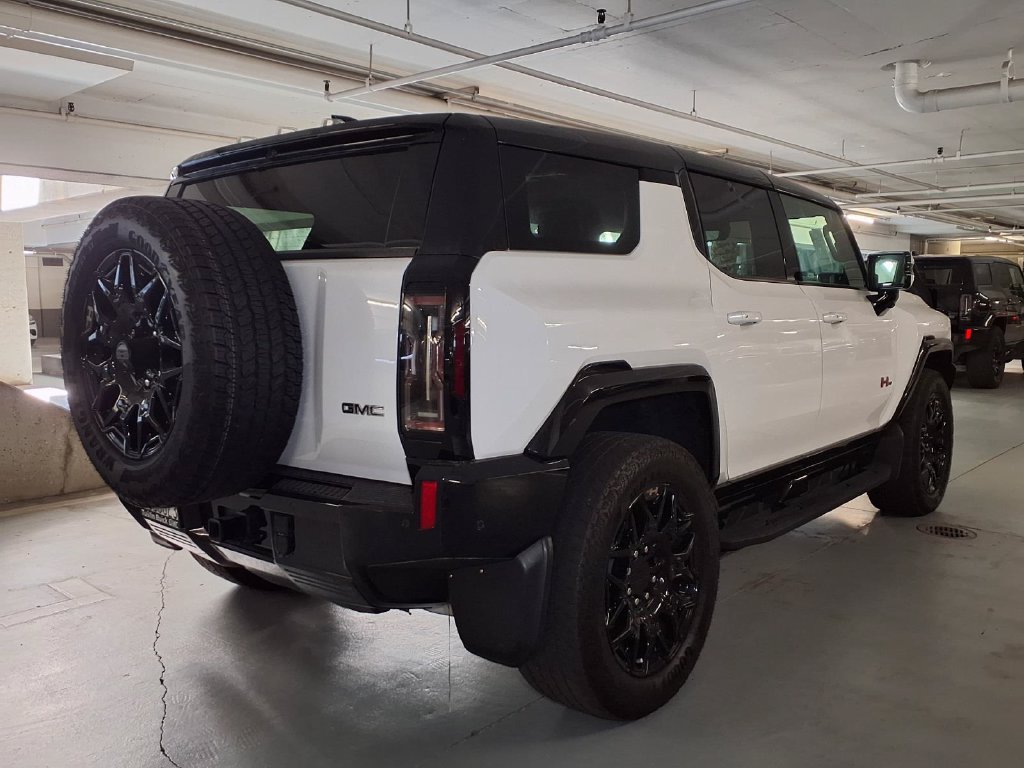 Used 2024 GMC Hummer EV 2X w/ LPO, Sport Package AWD/4WD image 22