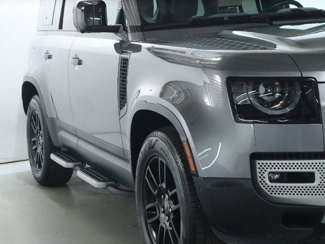 Used 2023 Land Rover Defender 110 SE image 12