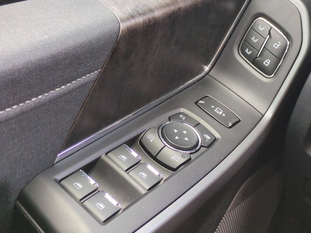 Used 2026 Ford F250 Lariat w/ Lariat Premium Package AWD/4WD image 28