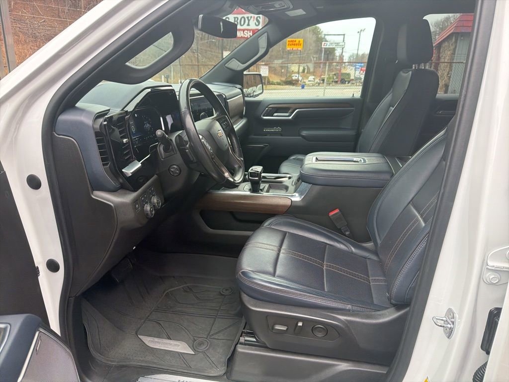 Used 2022 Chevrolet Silverado 1500 High Country w/ High Country Premium Package image 8