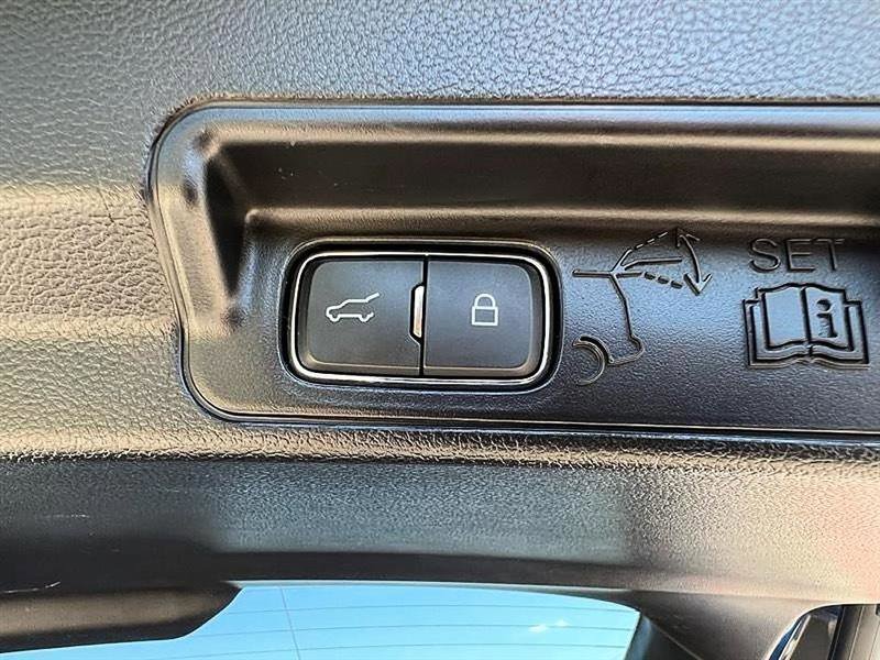 Used 2021 Ford Explorer XLT w/ Equipment Group 202A RWD image 46