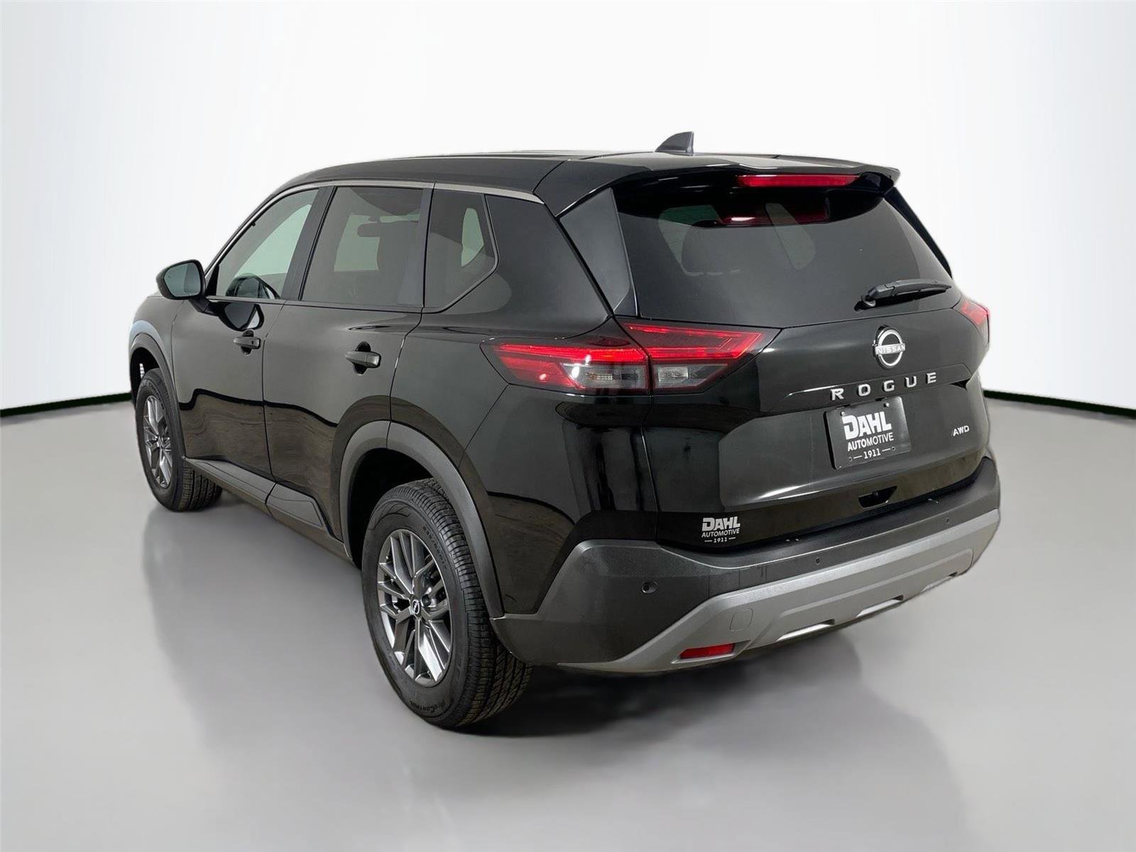 Used 2023 Nissan Rogue S image 10