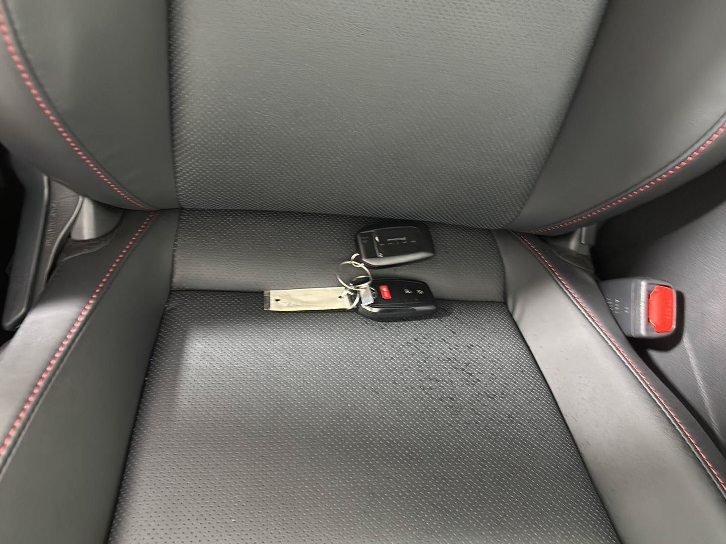 Used 2025 Toyota Prius Plug-In Hybrid FWD image 24
