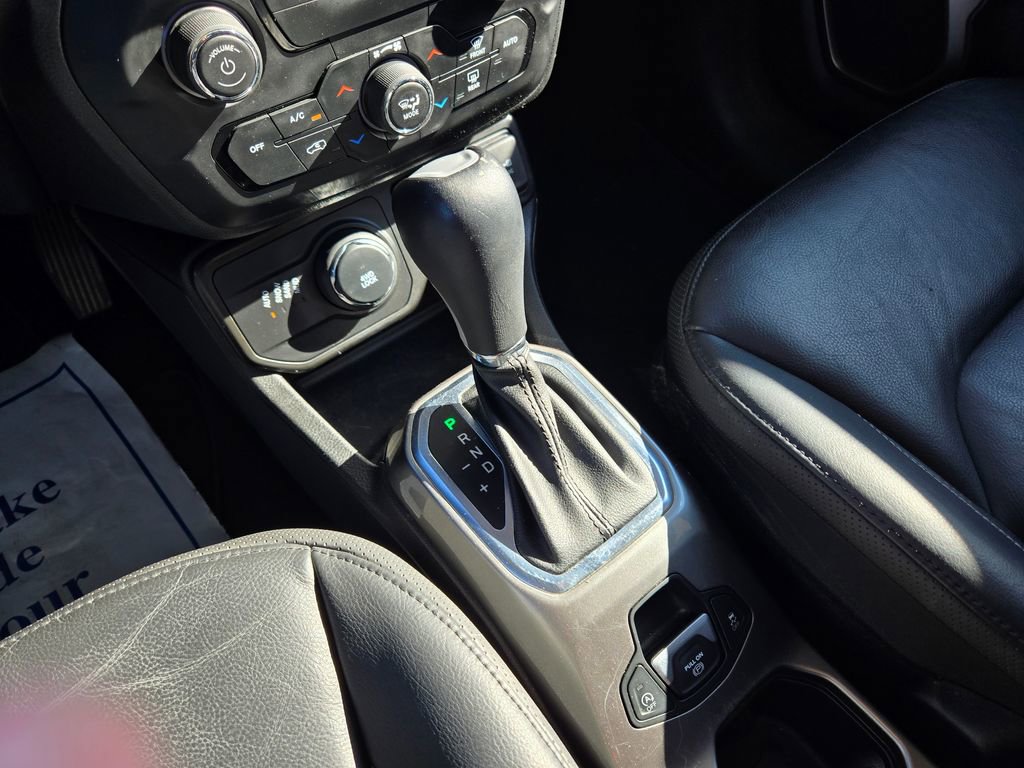 Used 2020 Jeep Renegade Limited image 25