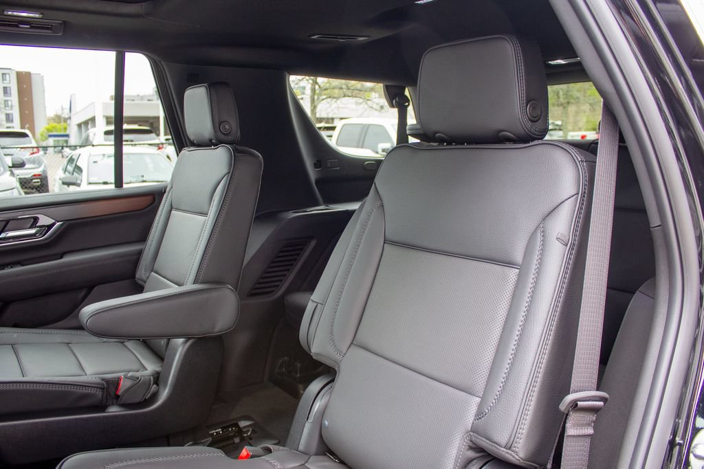 Used 2026 GMC Yukon Denali w/ Sun & Power Step Package AWD/4WD image 21