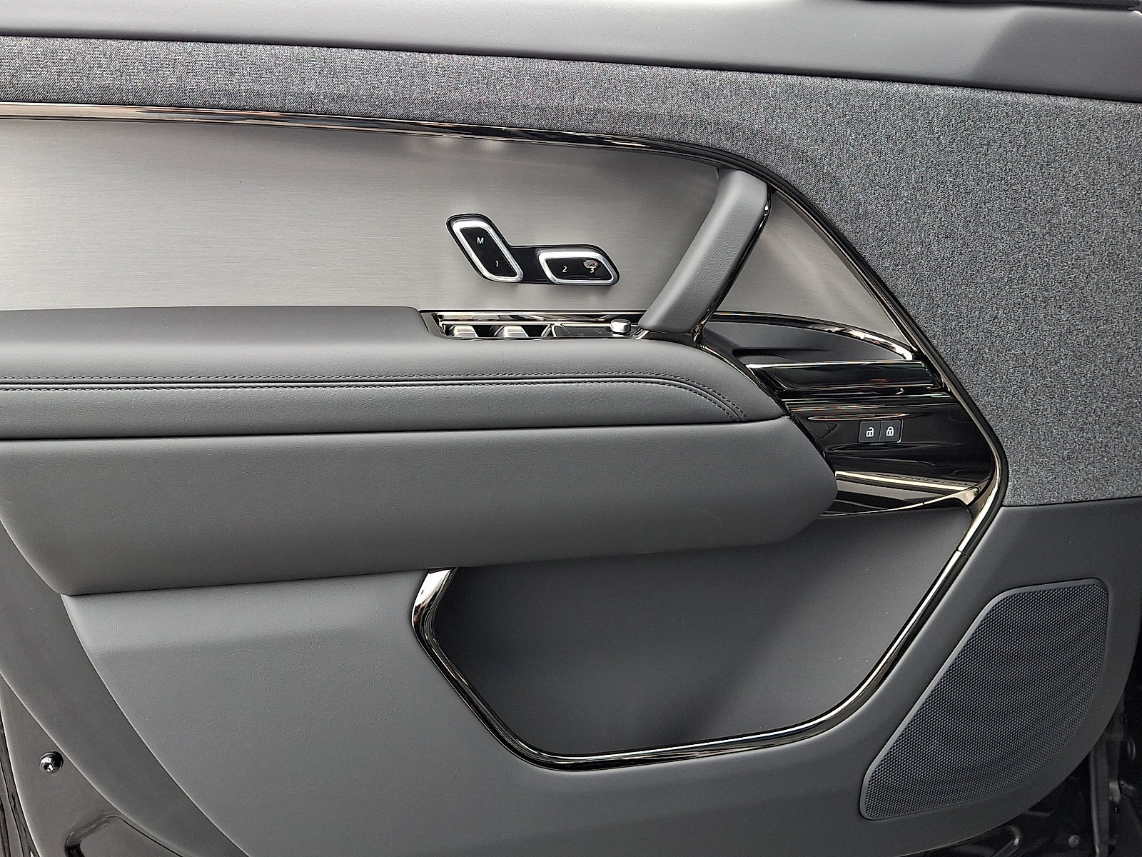 New 2026 Land Rover Range Rover Sport Dynamic SE AWD/4WD image 9