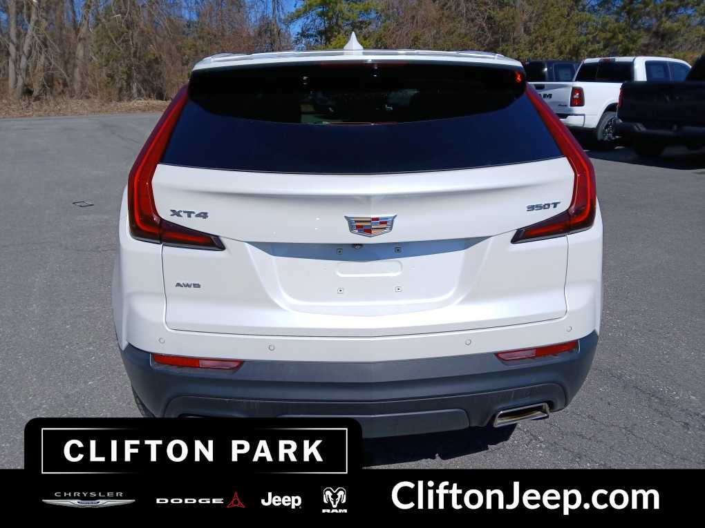 Used 2022 Cadillac XT4 Luxury w/ Cold Weather Package image 5