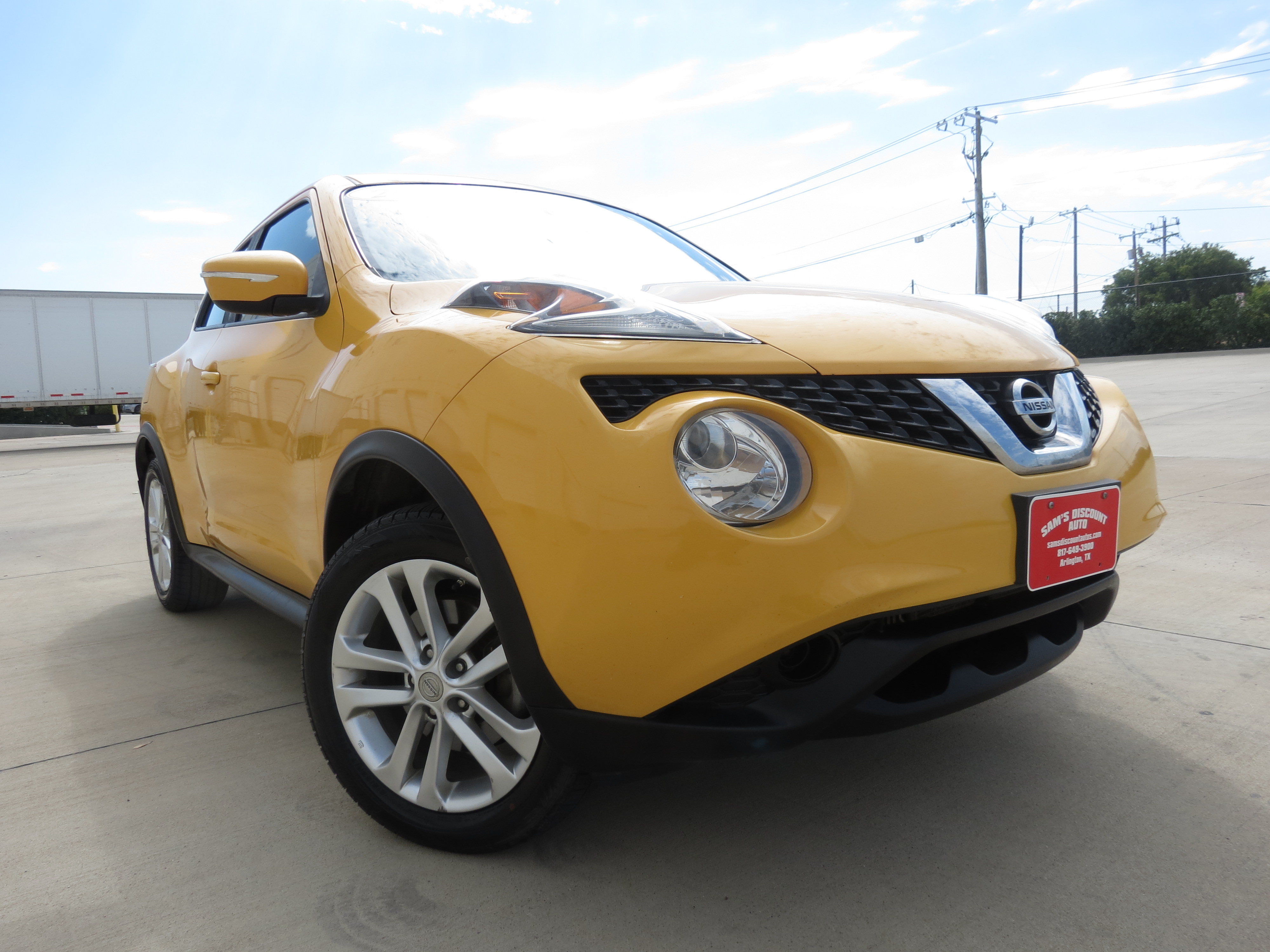 Used 2016 Nissan Juke S AWD/4WD image 2
