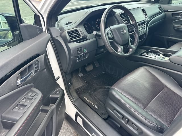 Used 2025 Honda Ridgeline Black Edition image 9