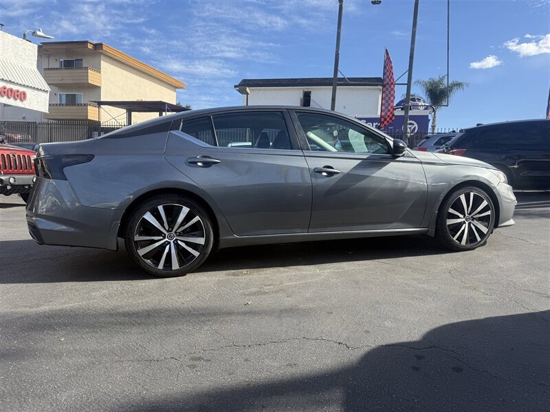 Used 2019 Nissan Altima 2.5 SR FWD image 13