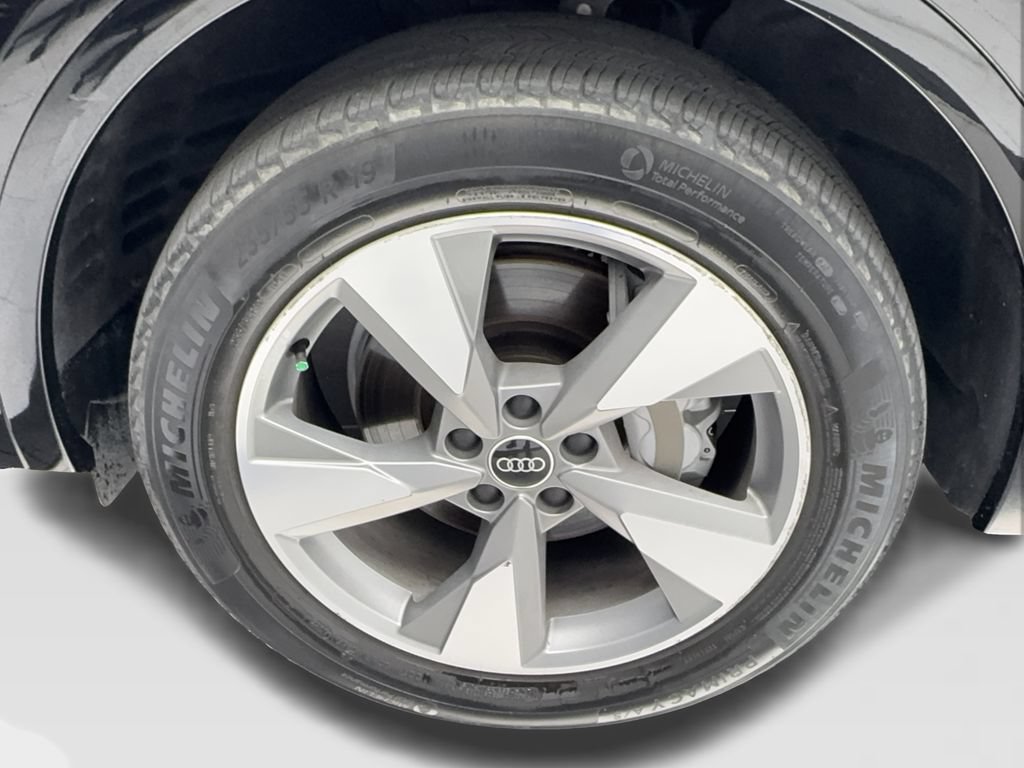 Used 2023 Audi Q5 2.0T Premium w/ Convenience Package AWD/4WD image 14