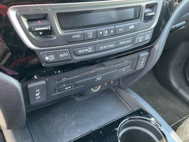 Used 2016 Honda Pilot Touring image 24