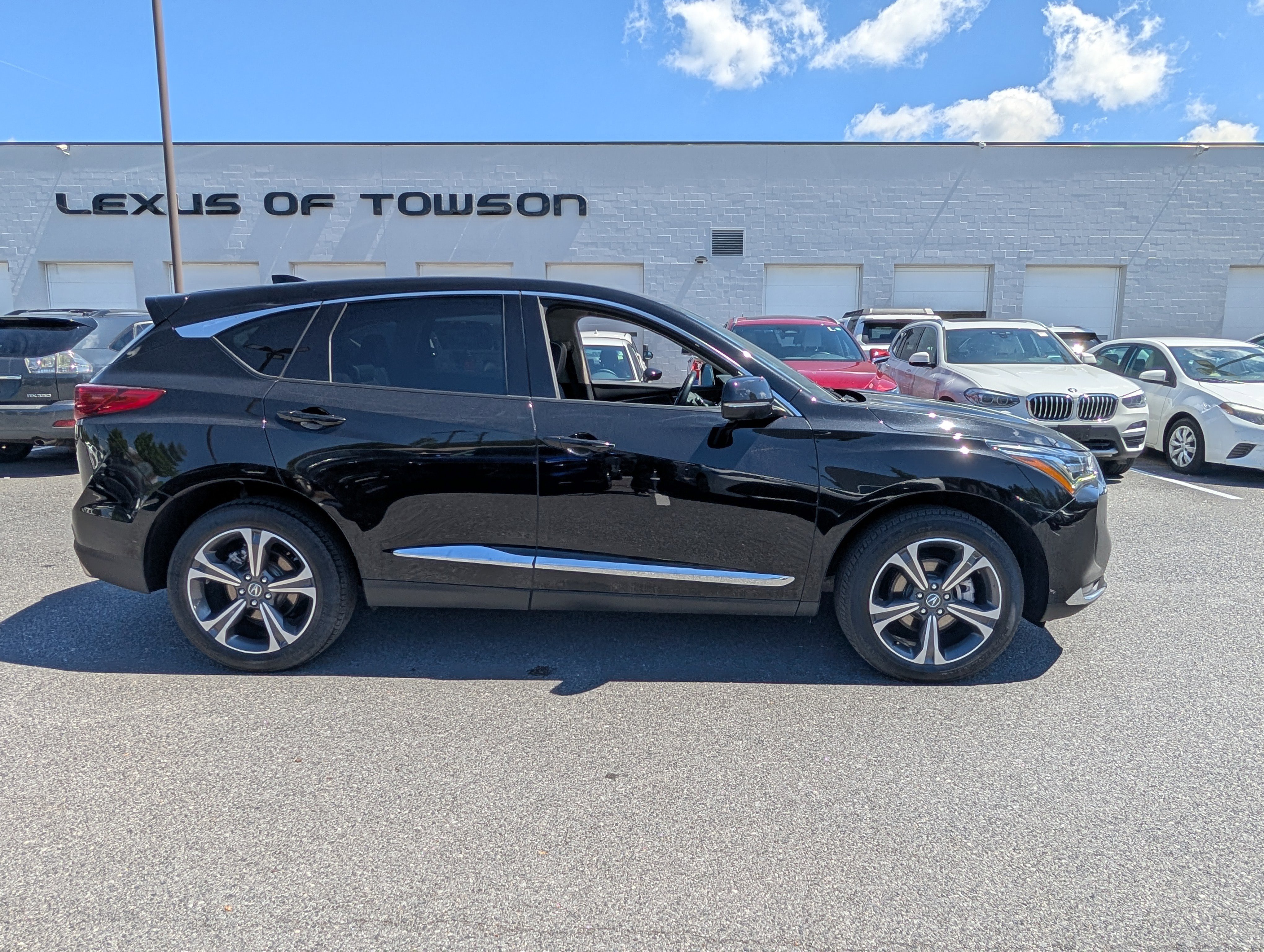 Used 2023 Acura RDX AWD w/ Advance Package image 2