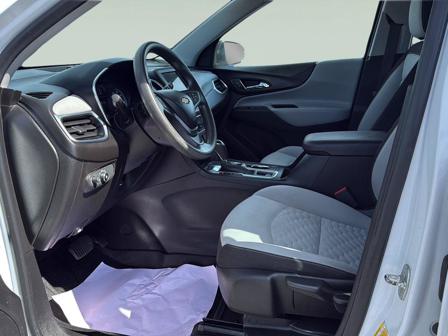 Used 2019 Chevrolet Equinox LS w/ LPO, Floor Liner Package AWD/4WD image 8