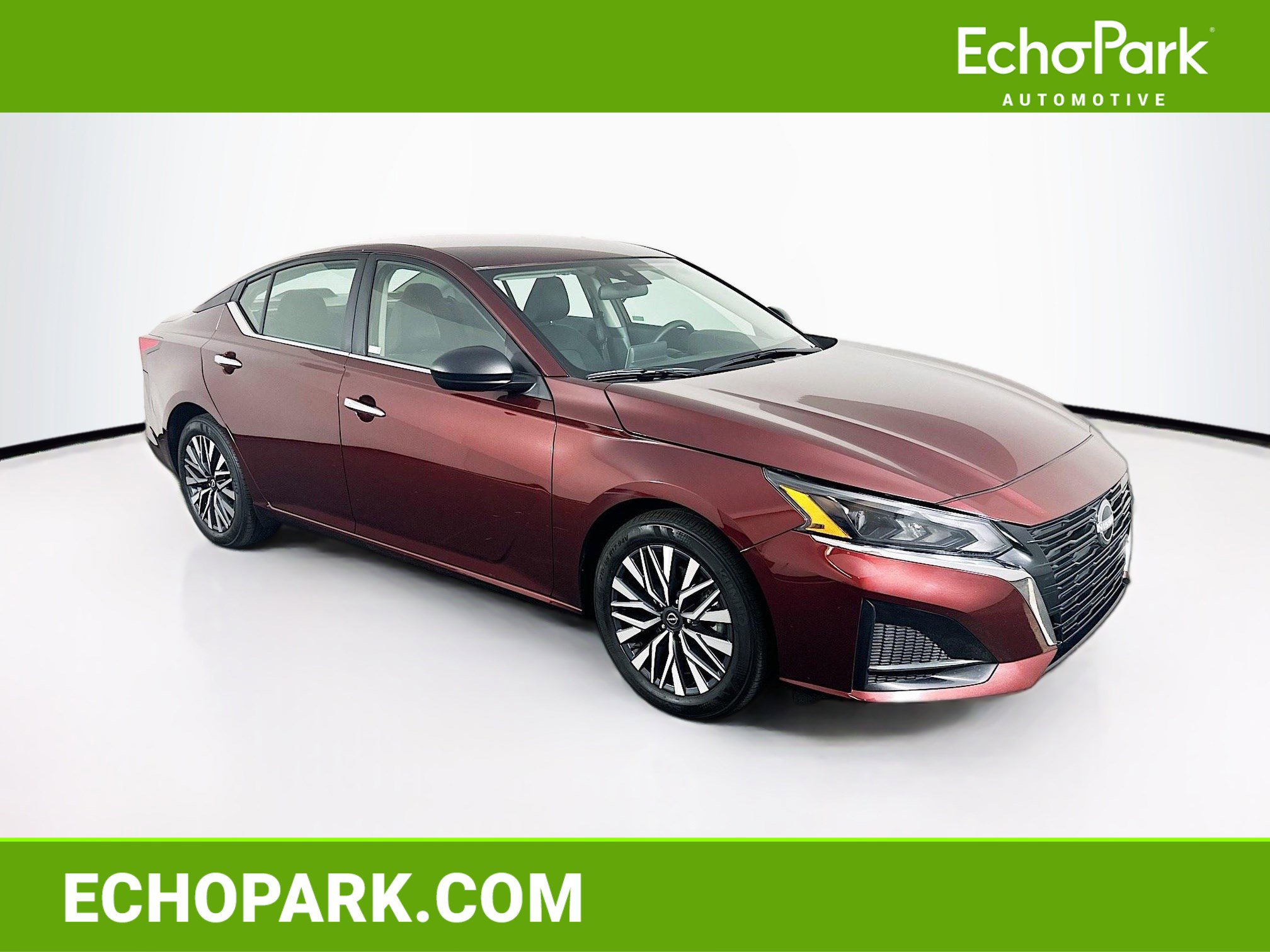 Used 2025 Nissan Altima 2.5 SV image 1